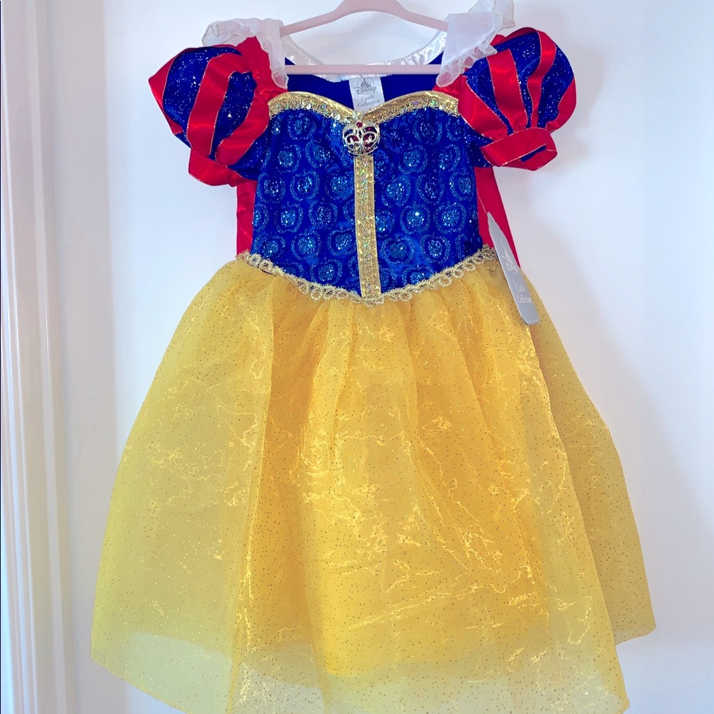 Authentic Disney Princess Snow White costume (NWT)